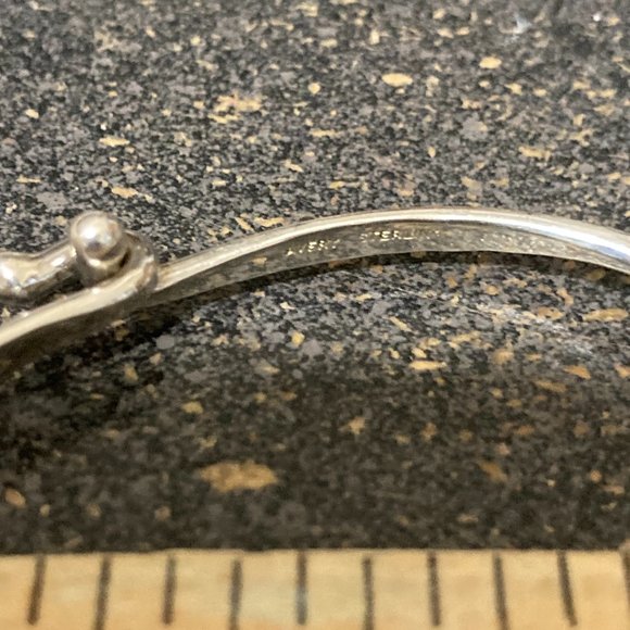 Hammered sterling silver James Avery bracelet - Picture 2 of 4